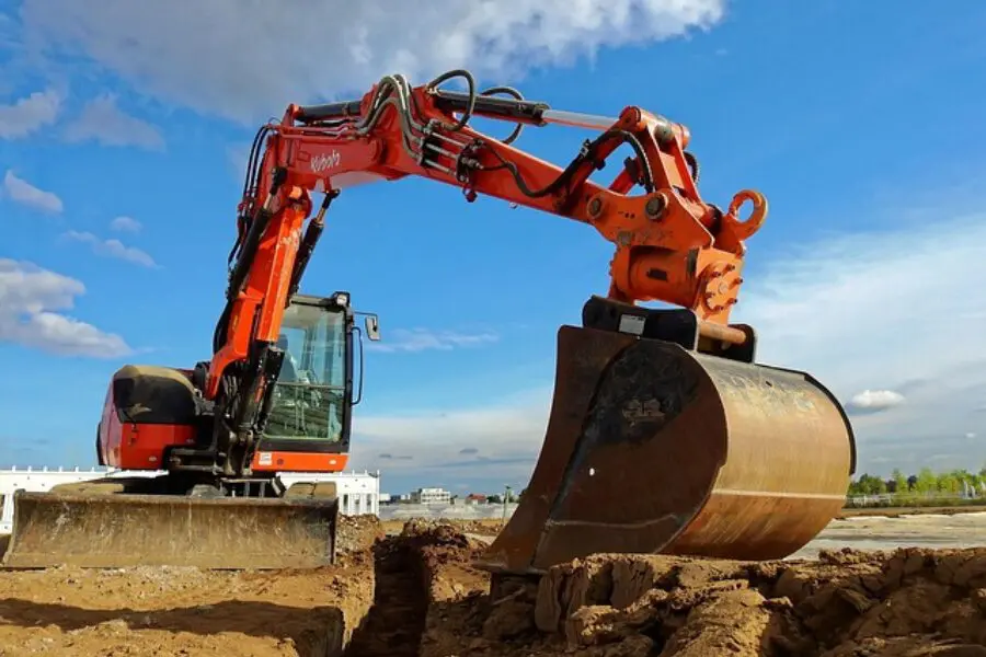 A construction excavator machine. Image by Bruno at Pixabay